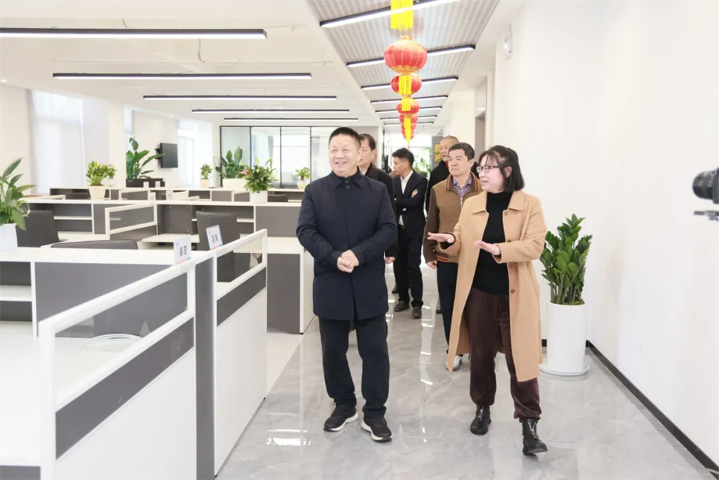 emc易倍·(中国)体育官方网站-EMCSPORTS